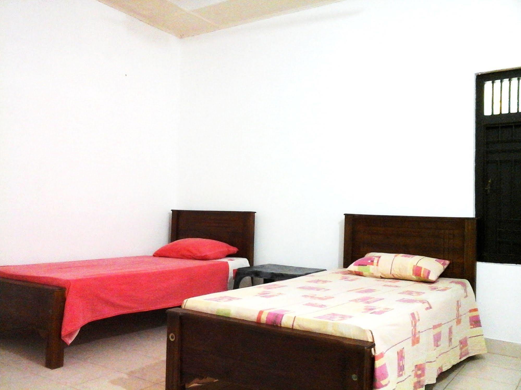 Mazz Homestay Негомбо Экстерьер фото